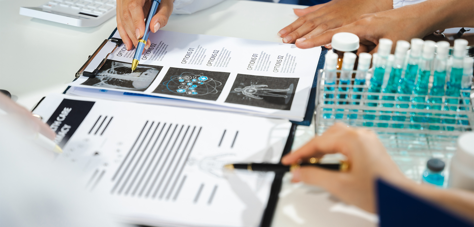 diversity-medical-team-working